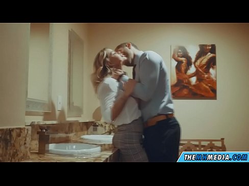 ❤️ ໃນເວລາທີ່ຜິວເນື້ອສີຂາວ busty seduces ທ່ານຢູ່ໃນຫ້ອງນ້ໍາສາທາລະນະ ໜັງໂປ້ ຢູ່ຄອມ lo.rex-porn-com.ru ️❤